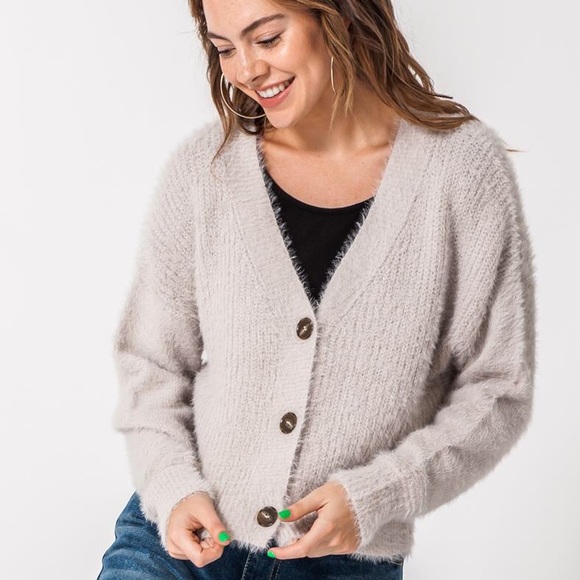 Sweaters - NWT🥰 Long Sleeve Fuzzy Sweater Cardigan